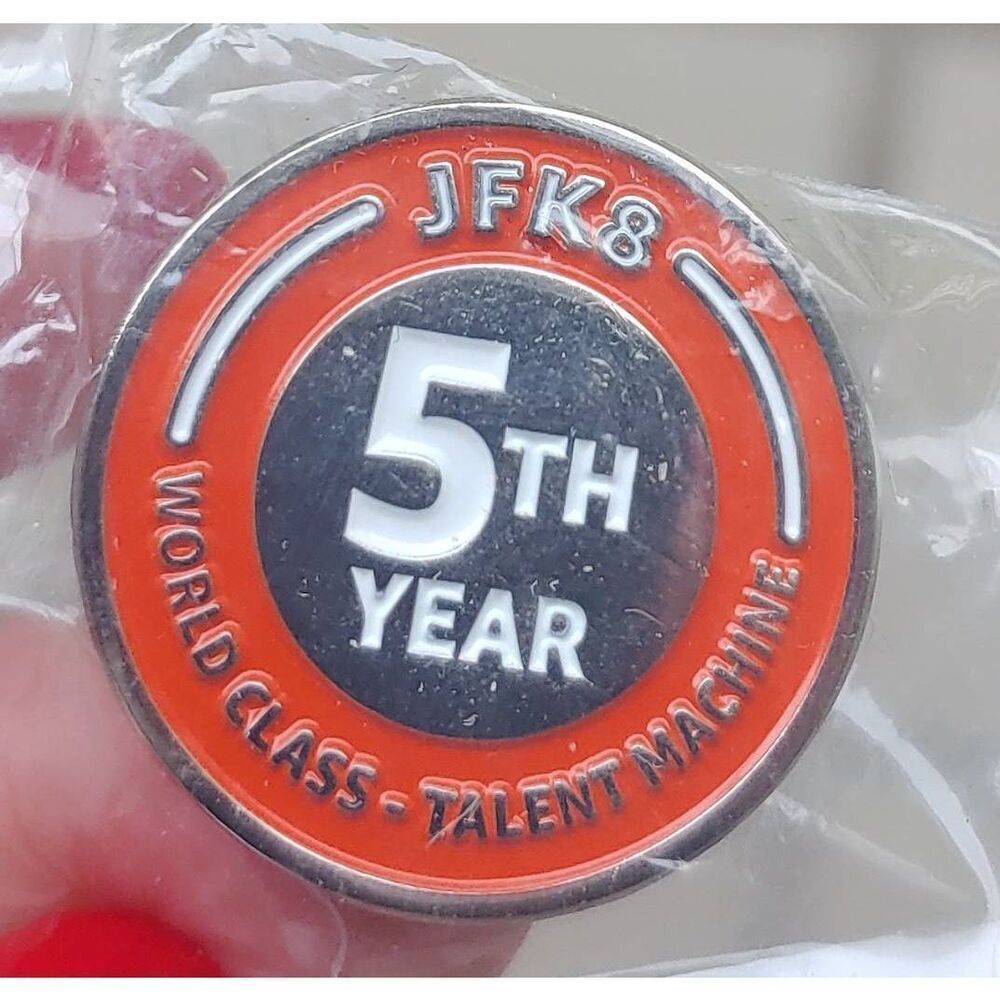 Amazon Peccy Pin "JFK8 5th Year World Class Talent Machine"